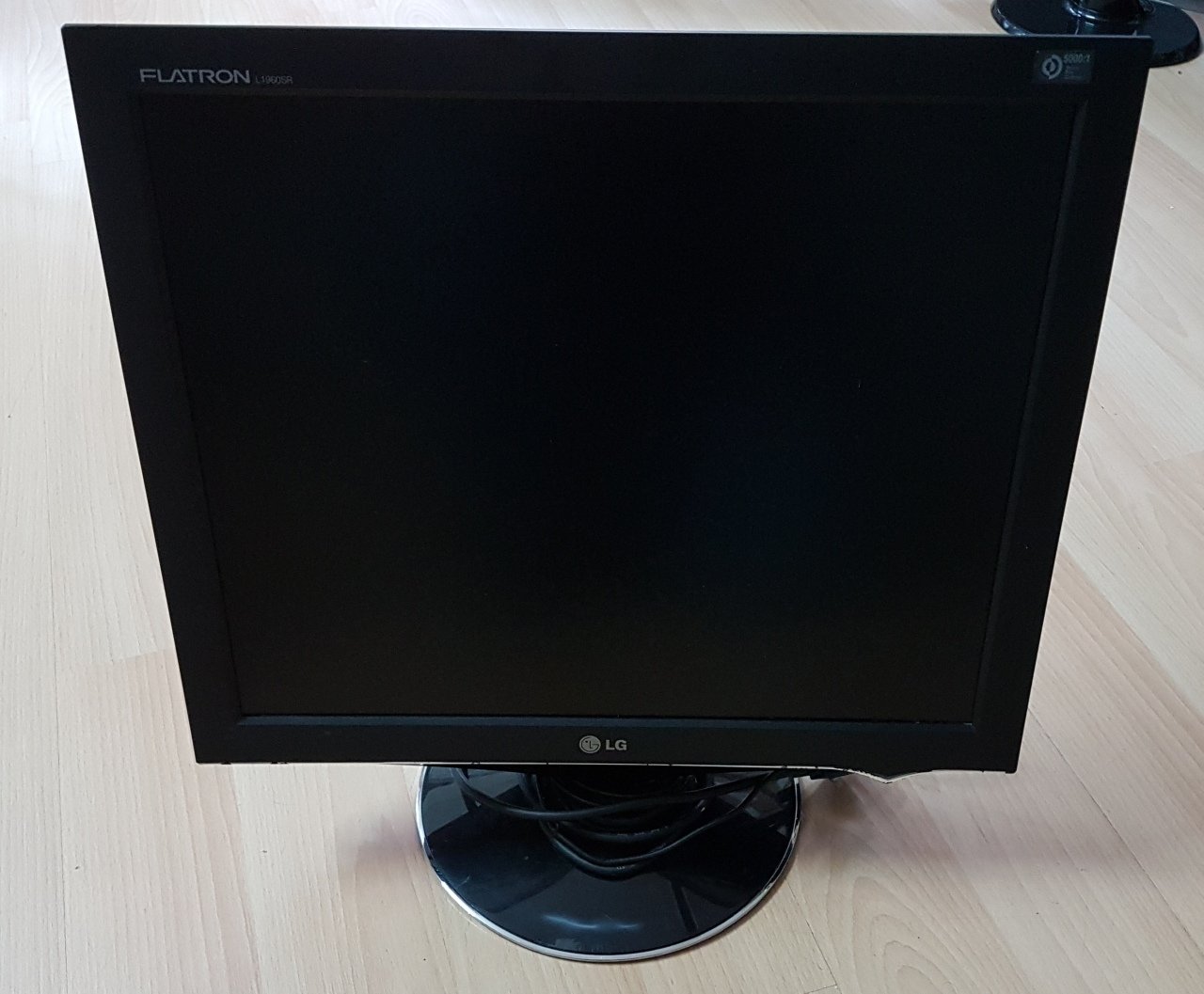 19'' Lg L1960SR Kare  Monitör Sorunsuz